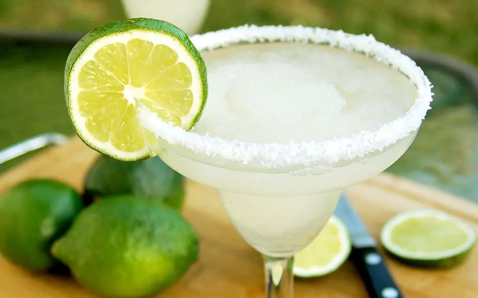 Cách làm cocktail Margarita mát lạnh