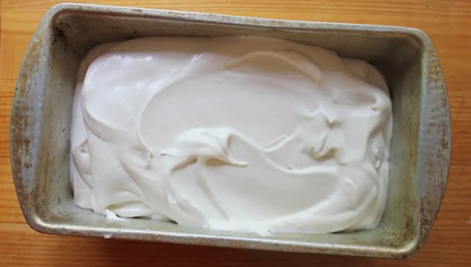 Cách làm kem caramel mặn không cần máy đánh kem