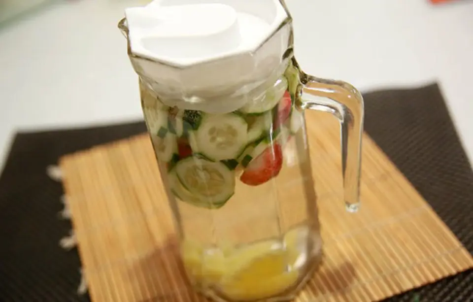 Cách làm nước detox dưa chuột sảng khoái cực đã
