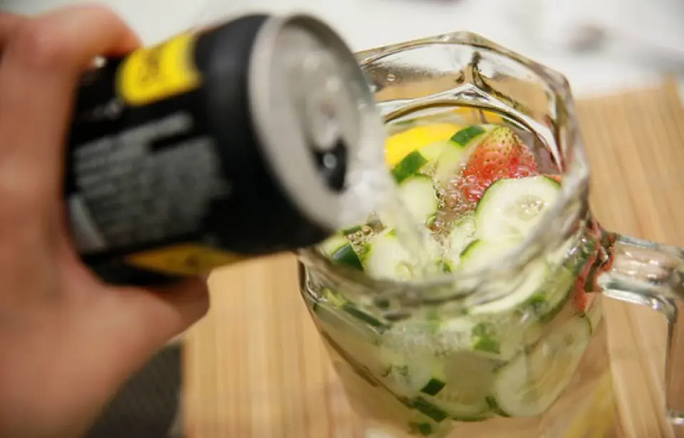 Cách làm nước detox dưa chuột sảng khoái cực đã