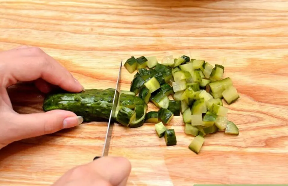Cách làm salad Nga giải nhiệt ngày hè