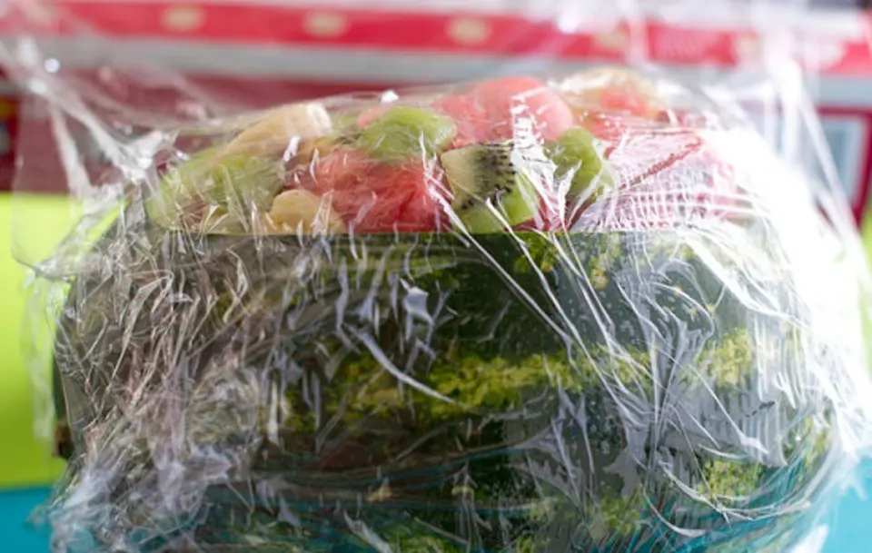 Cách làm salad trái cây mùa hè ngon tuyệt
