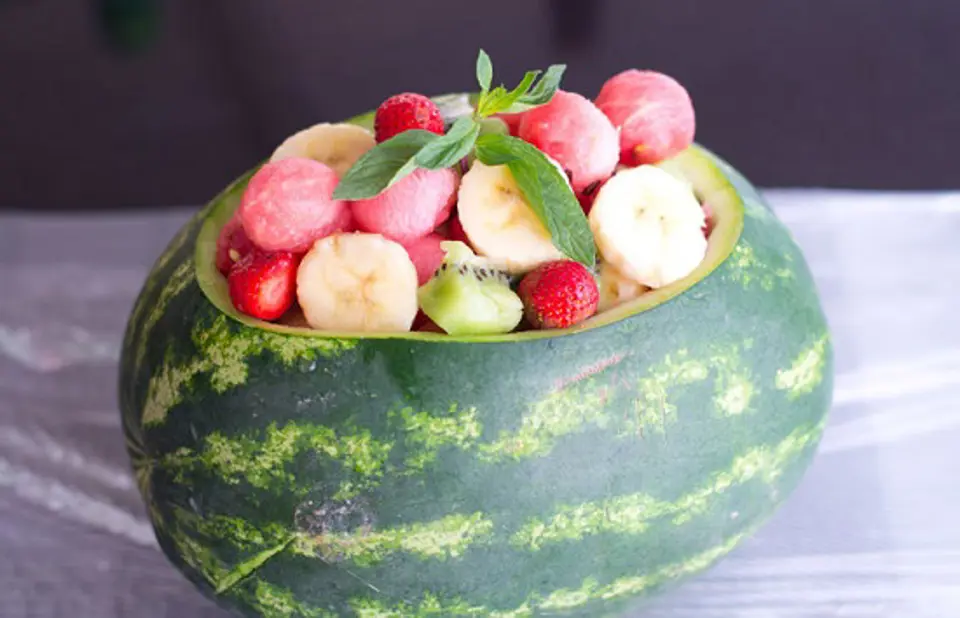 Cách làm salad trái cây mùa hè ngon tuyệt