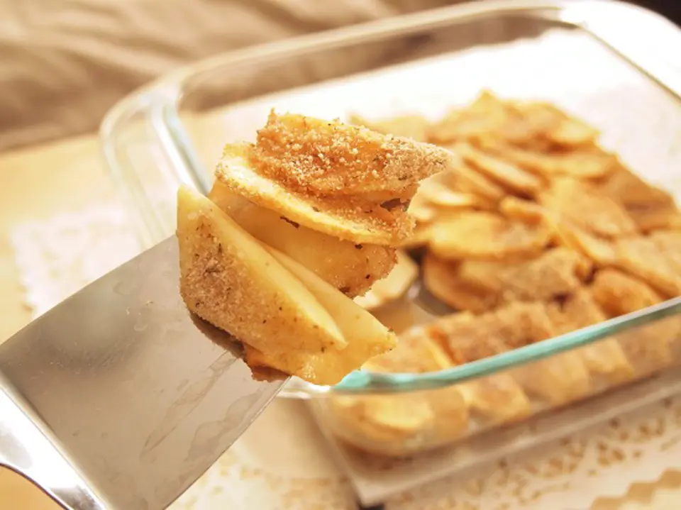 Cách làm táo nướng giòn ăn vặt ngày hè