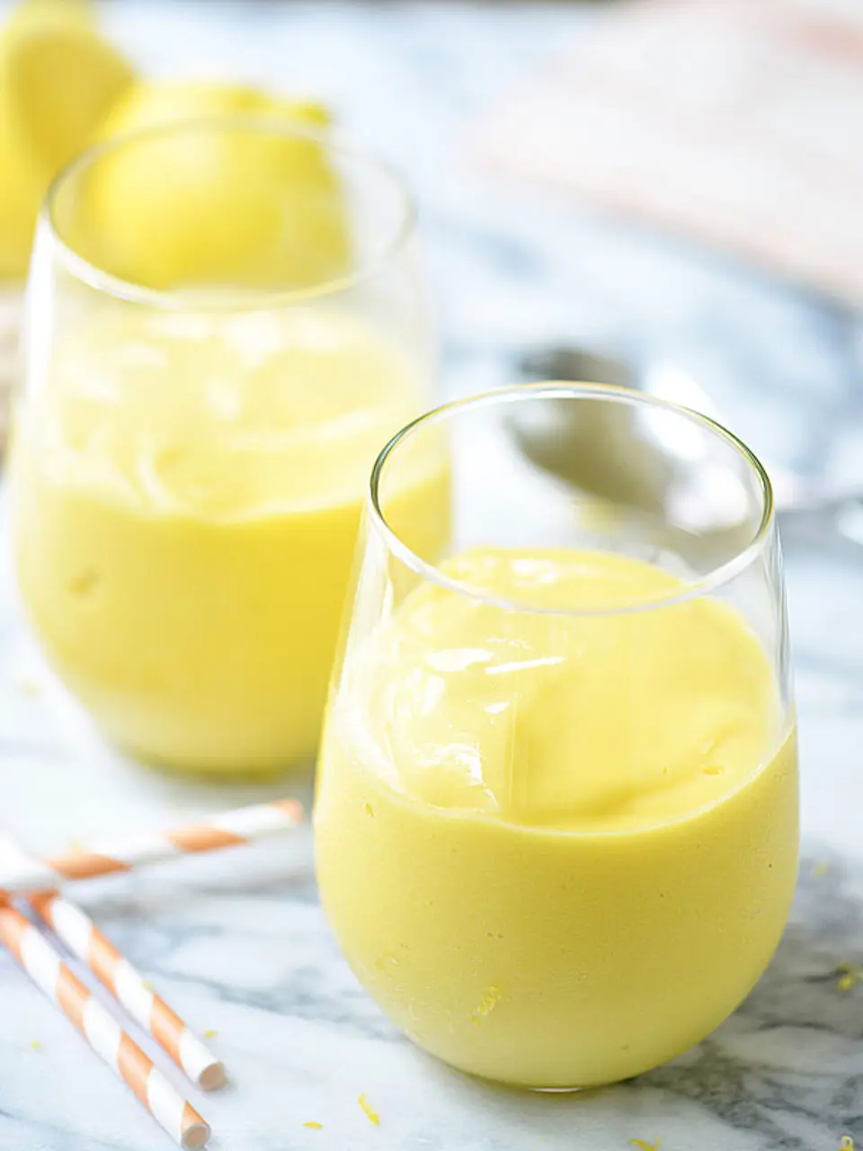 Tổng hợp 2 công thức làm sinh tố xoài thơm ngon đơn giản