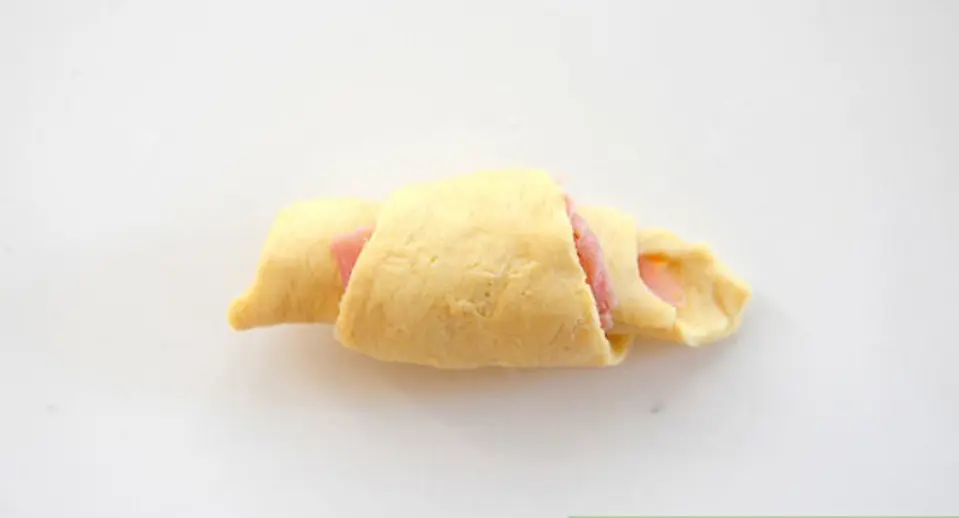 Cách làm bánh cuộn pho mát thơm ngon cho bữa sáng