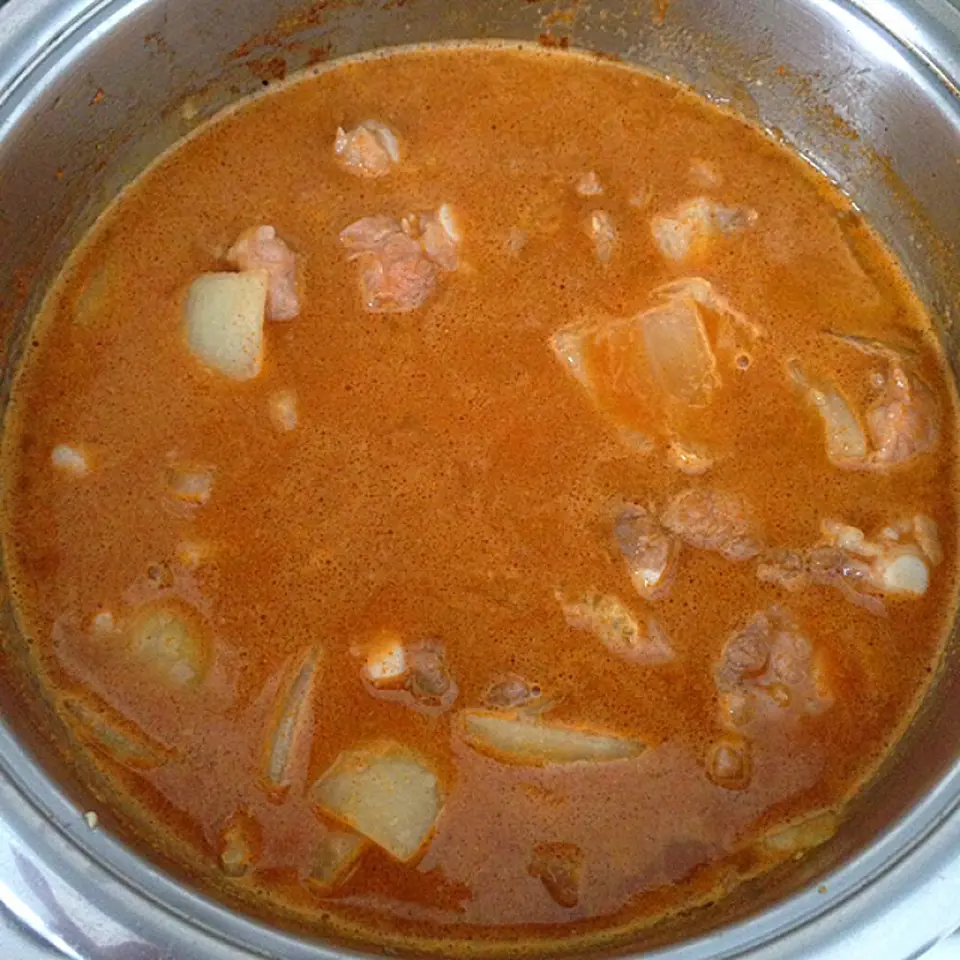 Cách làm món cà ri sườn heo ngon cơm mỗi ngày