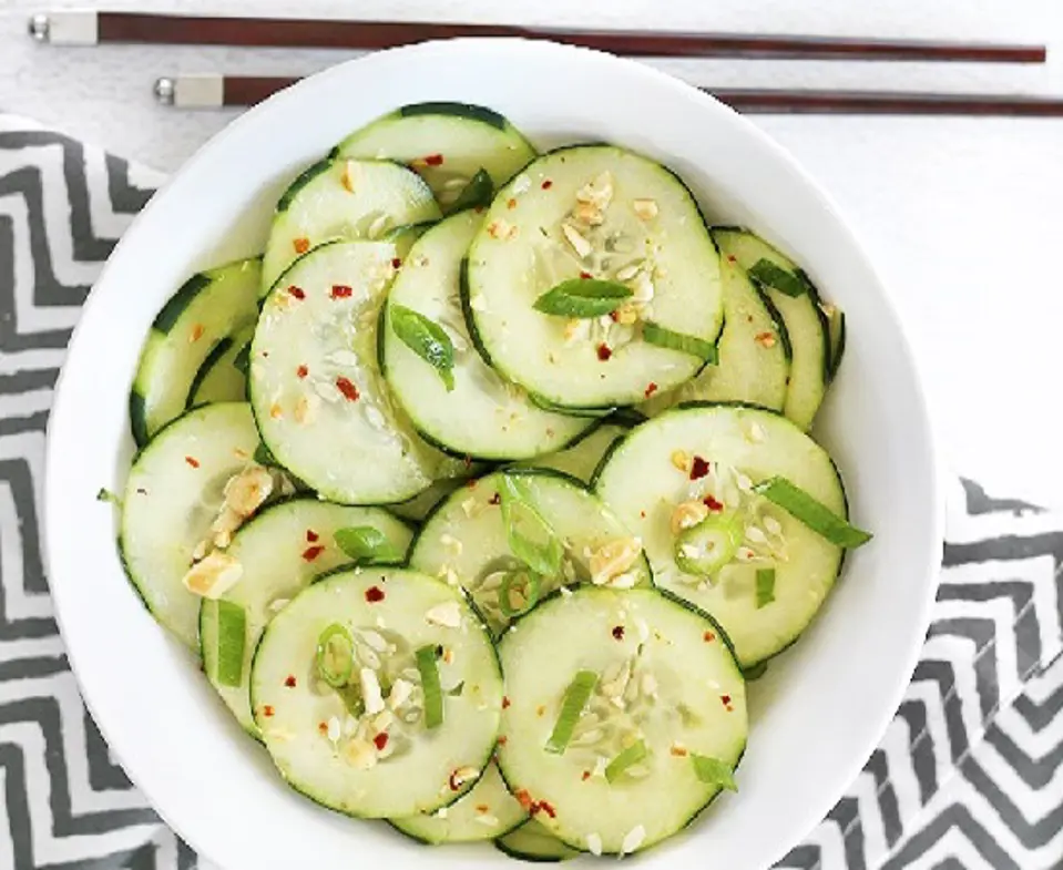 Cách làm salad dưa chuột kiểu Thái