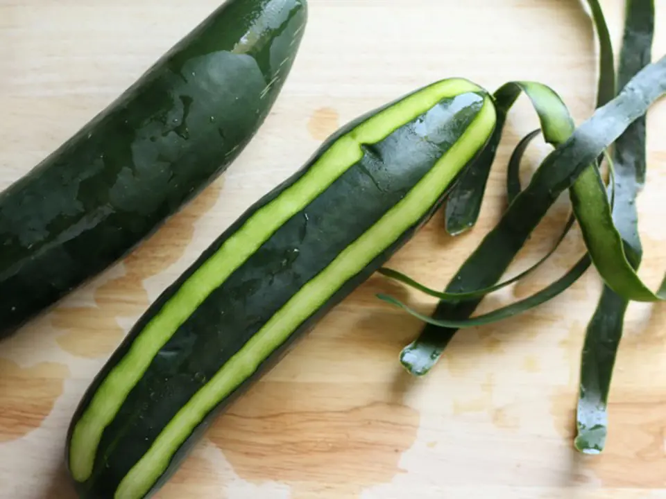 Cách làm salad dưa chuột kiểu Thái