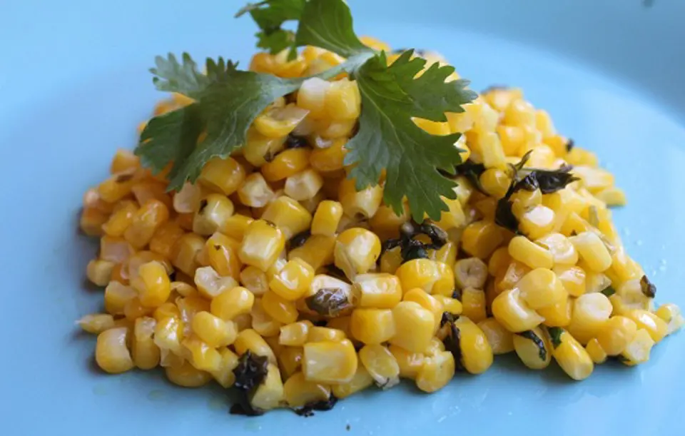 Cách làm salad ngô kiểu Mexico ngon tuyệt