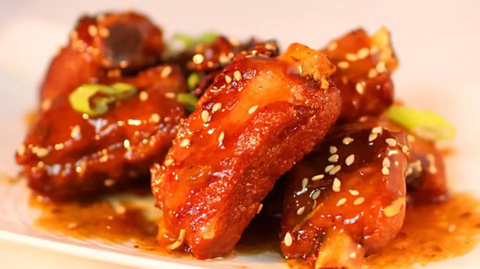 Cách làm sườn xào chua ngọt chuẩn ngon