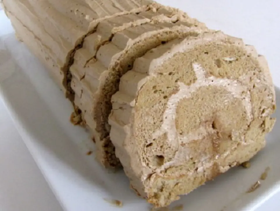 Cách làm bánh cuộn kem mocha thơm ngon