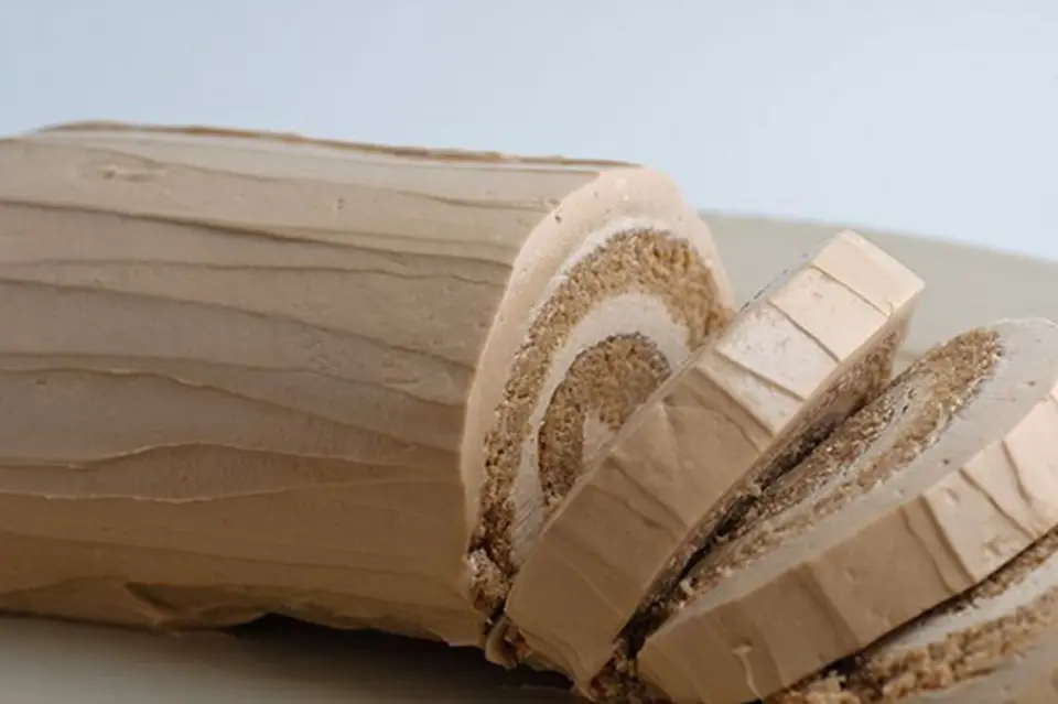 Cách làm bánh cuộn kem mocha thơm ngon