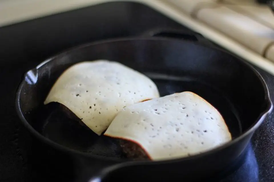 Cách làm bánh humburger thơm ngon cho bữa sáng