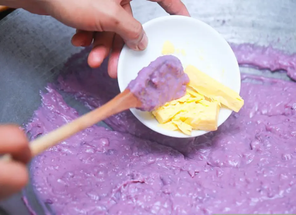 Cách làm bánh khoai lang tím không cần lò nướng