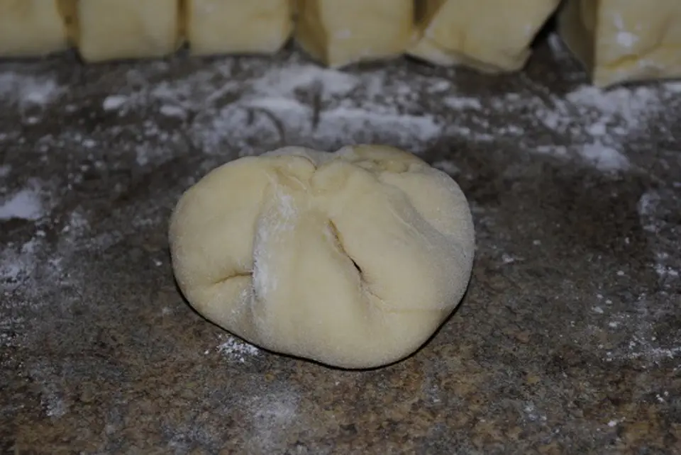 Cách làm bánh ngọt nhân dừa thơm ngon
