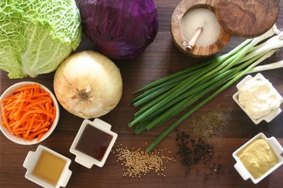 Cách làm bắp cải trộn tươi ngon cho buổi dã ngoại