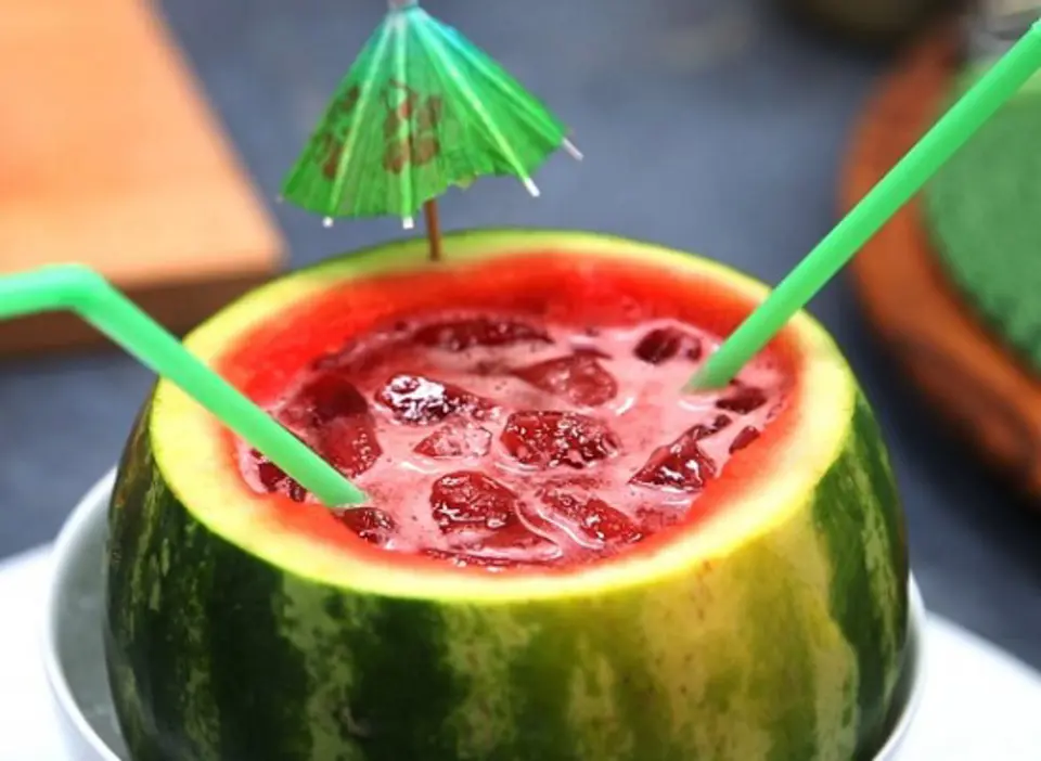 Cách làm Dưa hấu Cocktail Soju chuẩn ngon Hàn Quốc