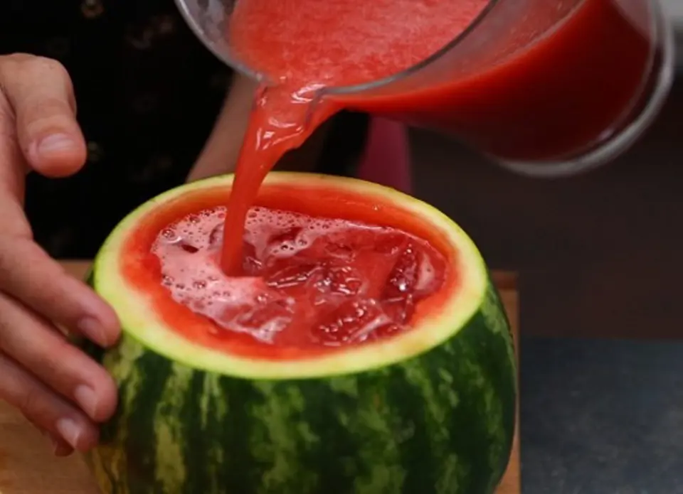 Cách làm Dưa hấu Cocktail Soju chuẩn ngon Hàn Quốc