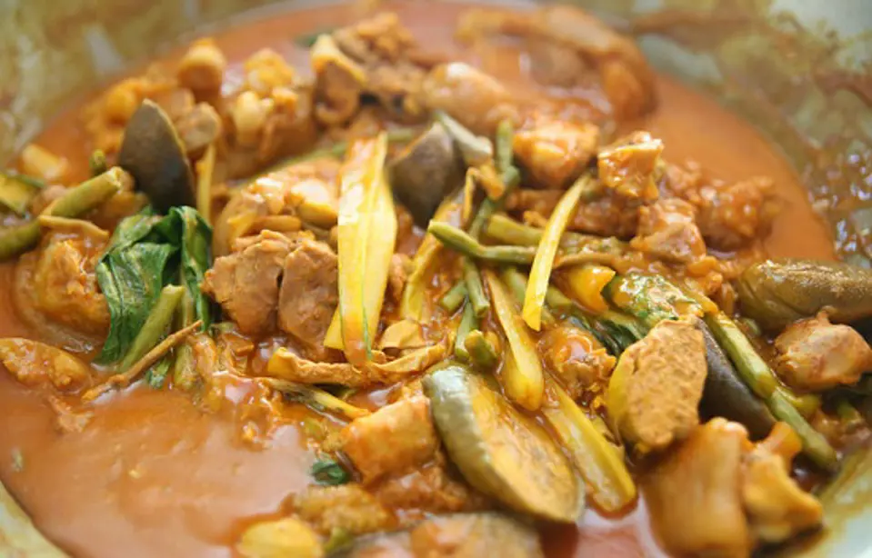Cách làm món đuôi bò hầm rau củ thơm ngon