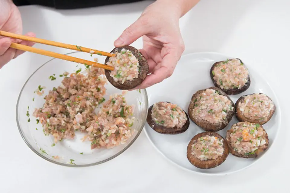 Cách làm nấm hương nhồi thịt ngon cơm cho bữa tối