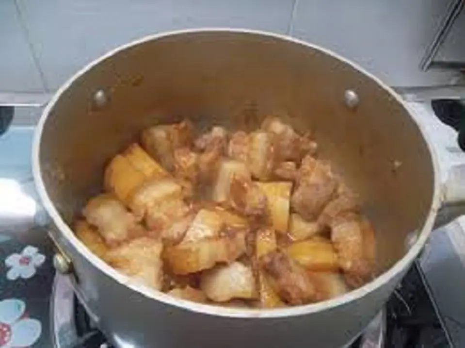 Cách nấu măng khô với thịt heo