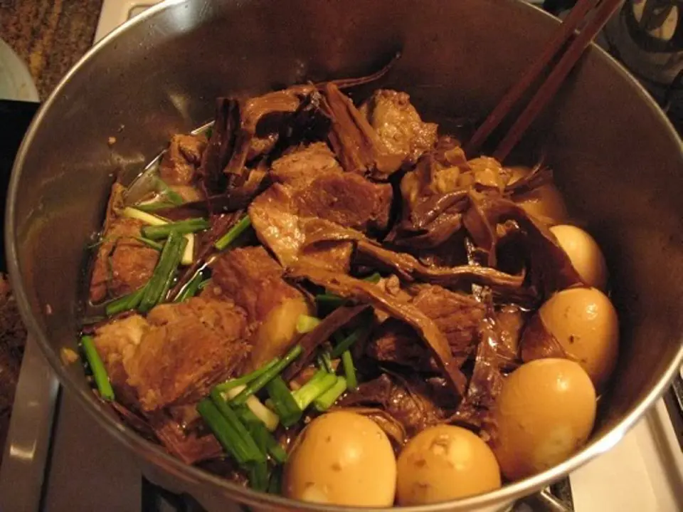 Cách nấu măng khô với thịt heo