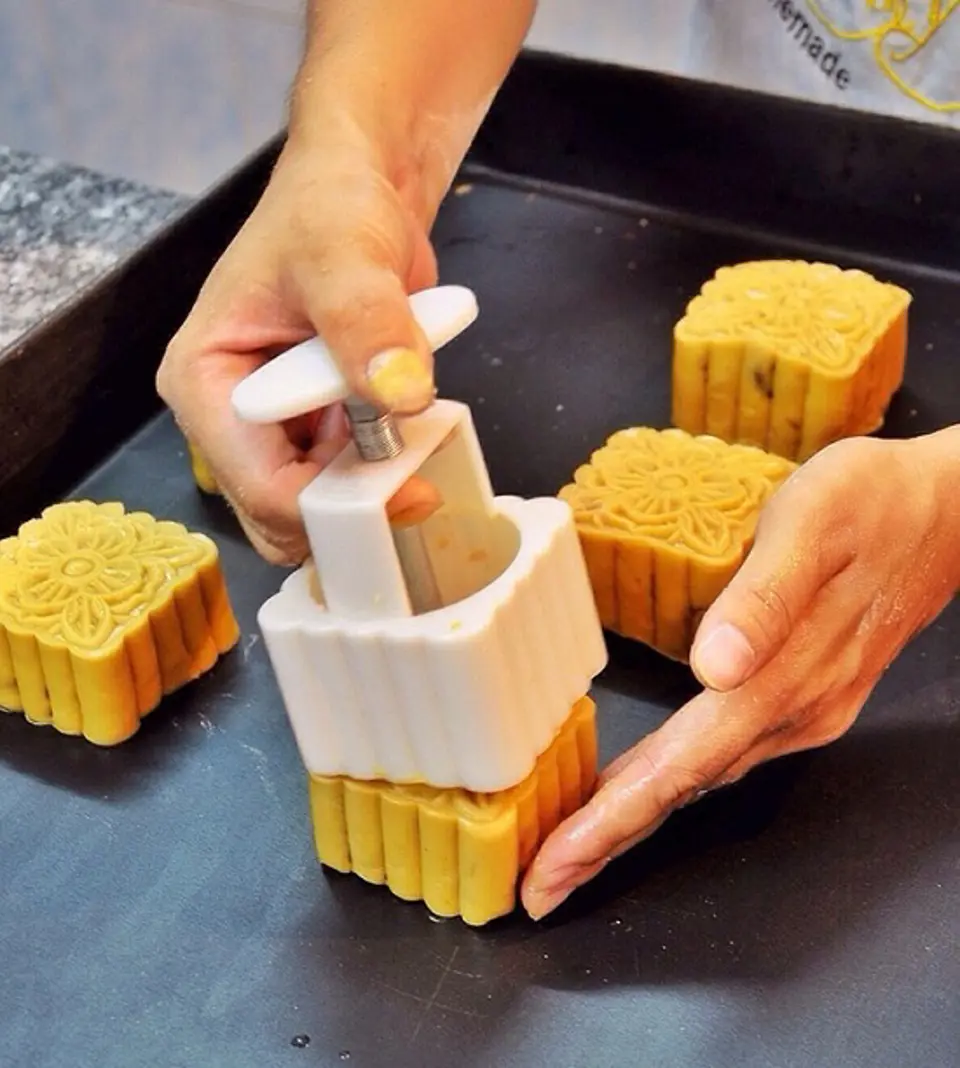 Cách làm bánh trung thu nhân thập cẩm truyền thống