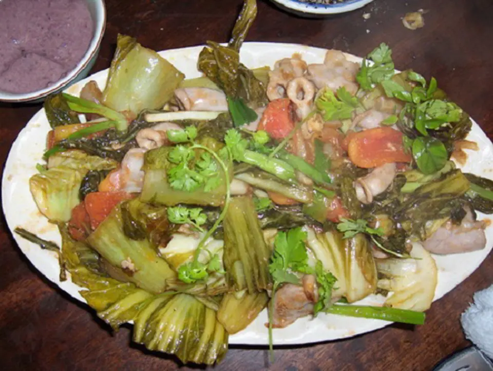 Cách làm lòng xào dưa cho bữa ăn cuối tuần