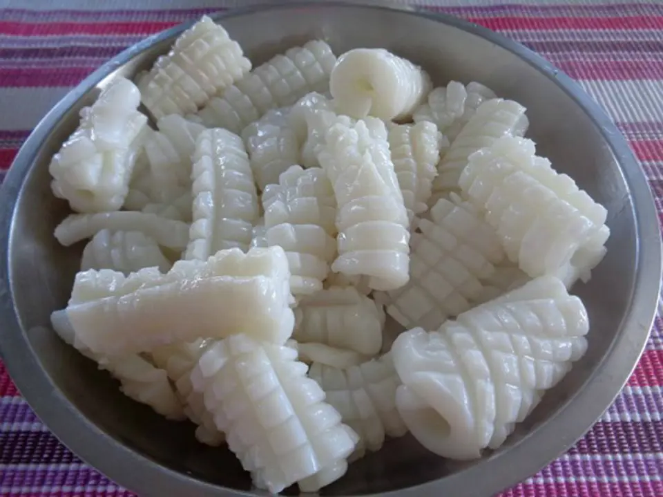 Cách làm món mực xào sa tế cải thiện bữa ăn cuối tuần