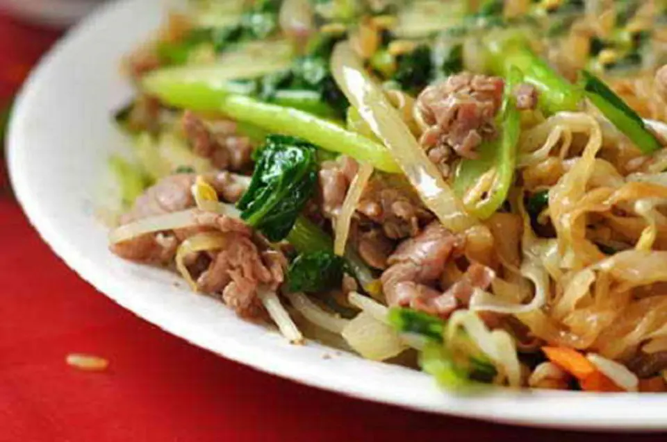 Cách làm món phở xào thịt bò đơn giản mà ngon