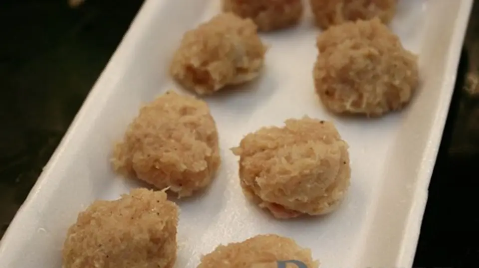 Cách nấu canh củ cải ngọt chả gà lạ miệng