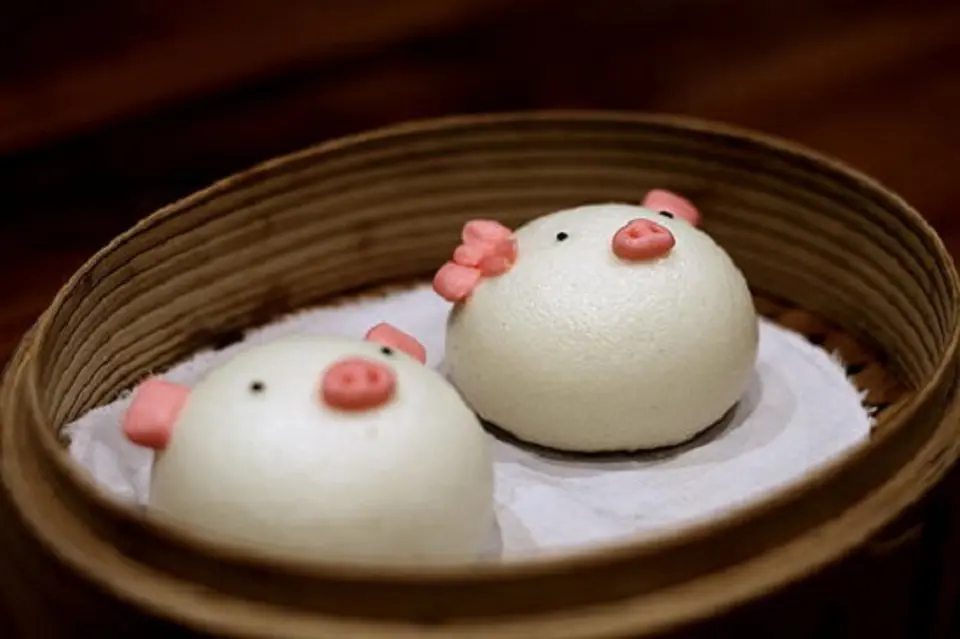 Cách làm bánh bao con heo nhân thịt dễ thương cho bé