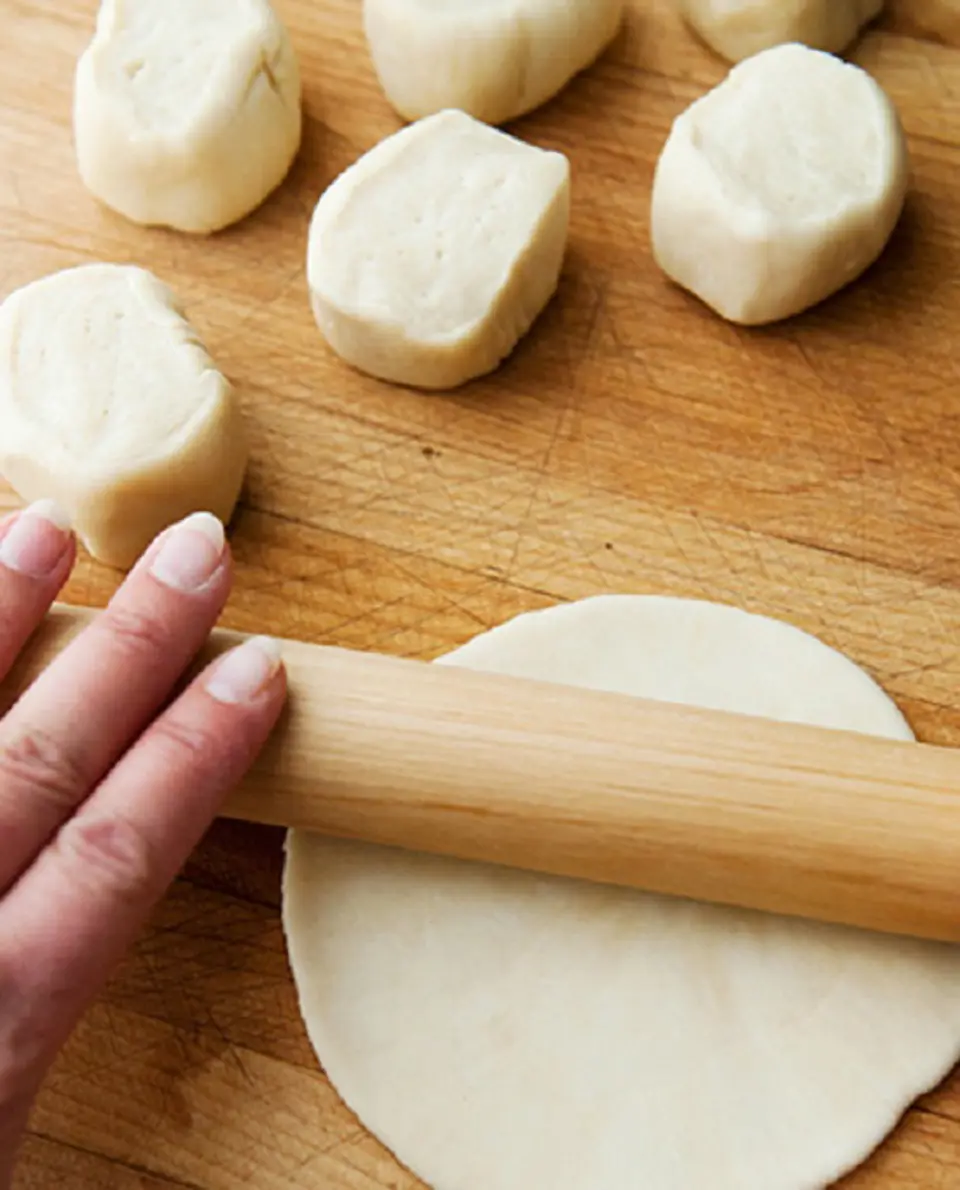 Cách làm bánh bao con heo nhân thịt dễ thương cho bé