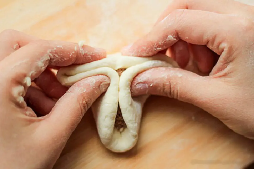 Cách làm bánh bao con heo nhân thịt dễ thương cho bé