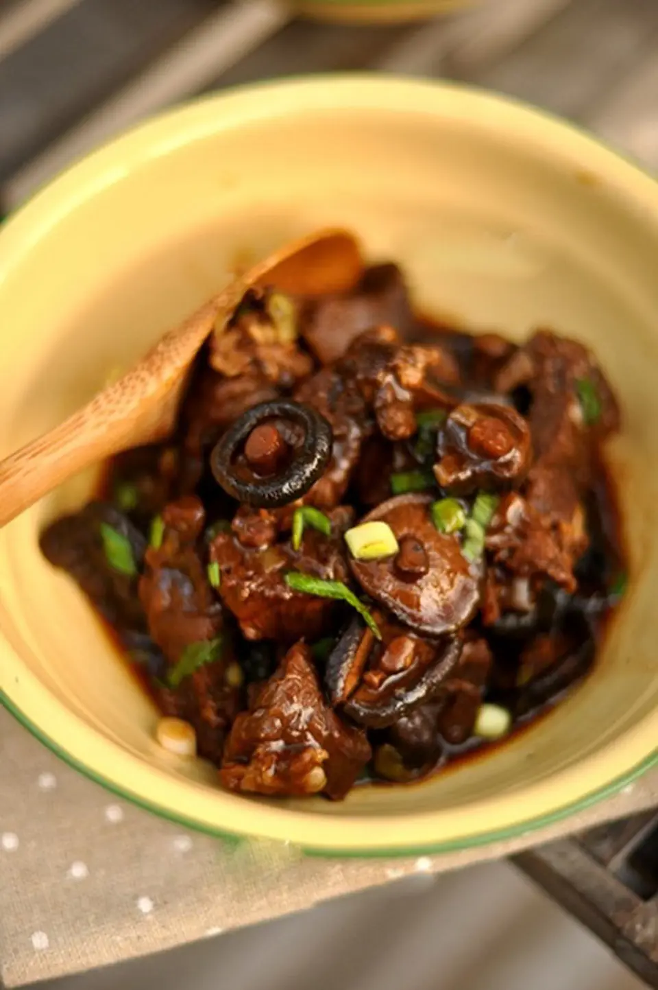 Cách làm bò hầm xì dầu tuyệt ngon