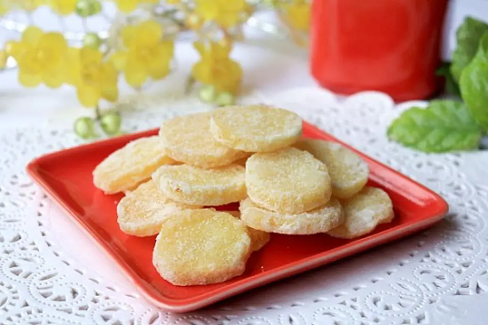 Cách làm mứt khoai tây hình hoa mai tuyệt ngon cho ngày Tết