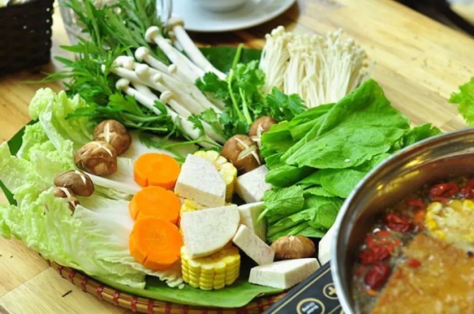 Cách nấu lẩu cua đồng ấm áp ngày đông