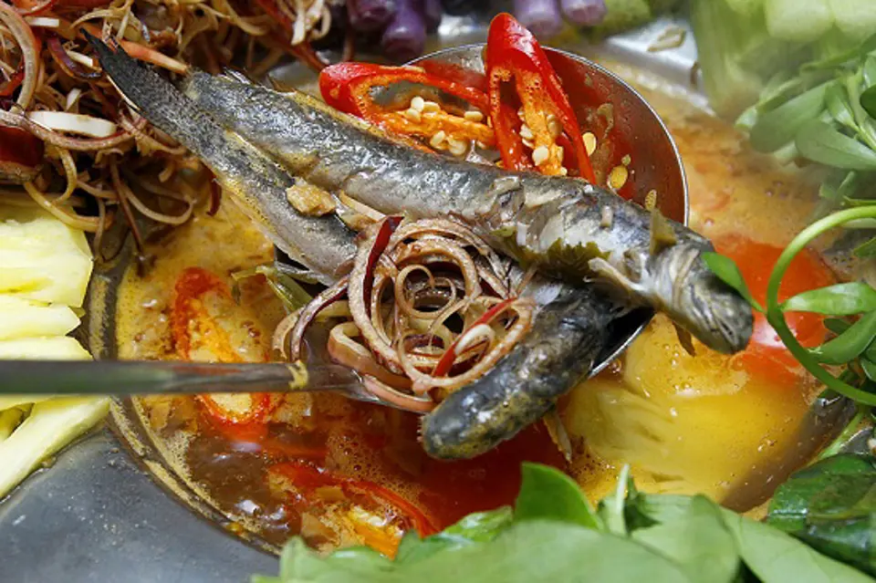 Cách nấu lẩu cá kèo lá giang đơn giản