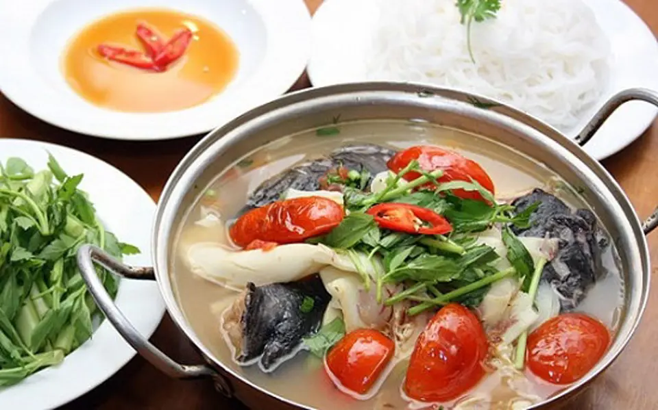 Cách nấu lẩu cá lăng hấp dẫn cuối tuần