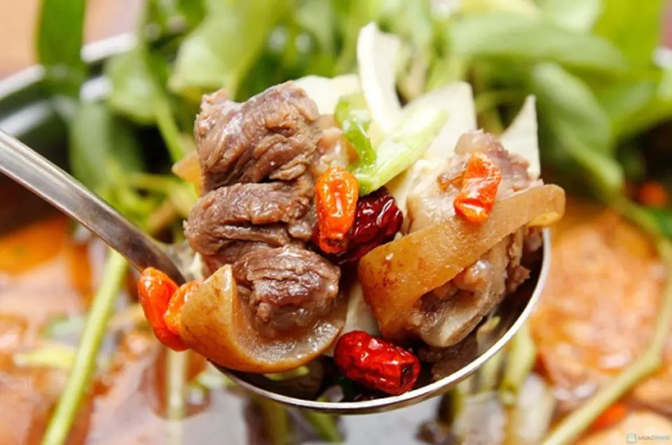 Cách nấu lẩu đuôi bò đơn giản tại nhà