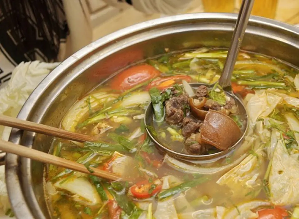 Cách nấu lẩu đuôi bò đơn giản tại nhà