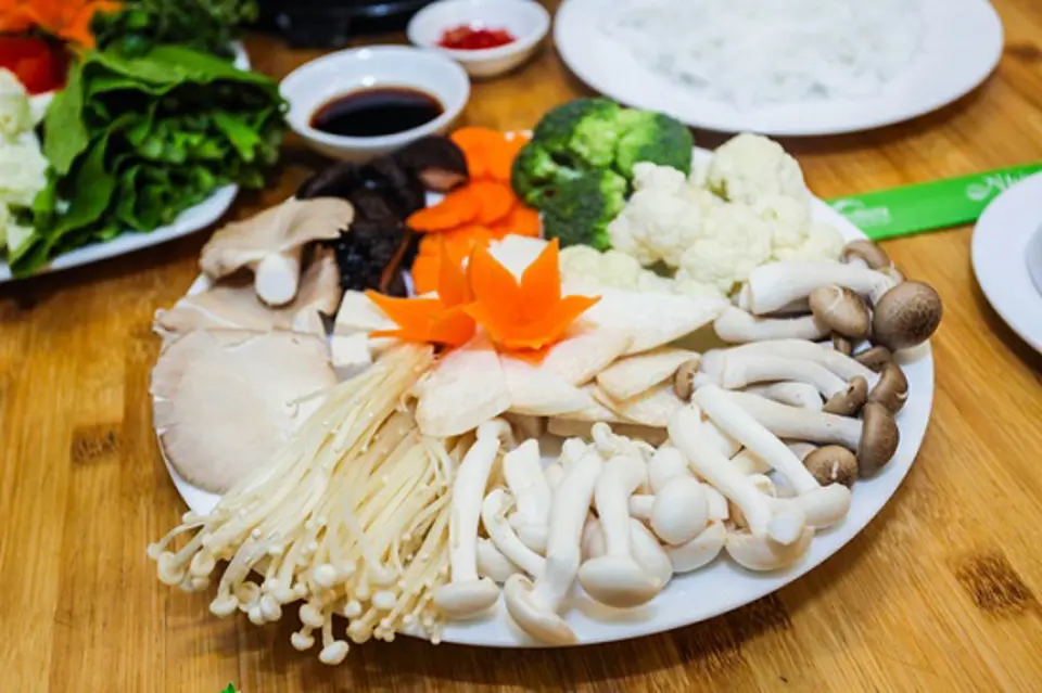 Cách nấu lẩu nấm ngon rẻ tại nhà
