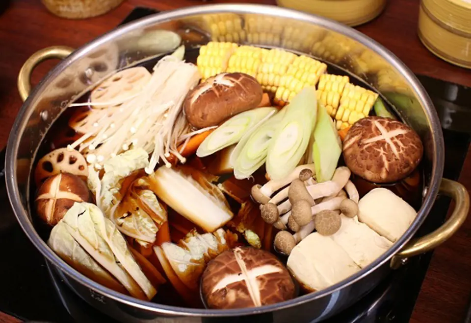 Cách nấu lẩu nấm ngon rẻ tại nhà