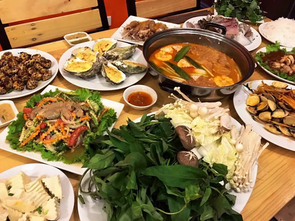 Giải mã cơn sốt hải sản Tomato cực chất khu Trung Hòa – Cầu Giấy