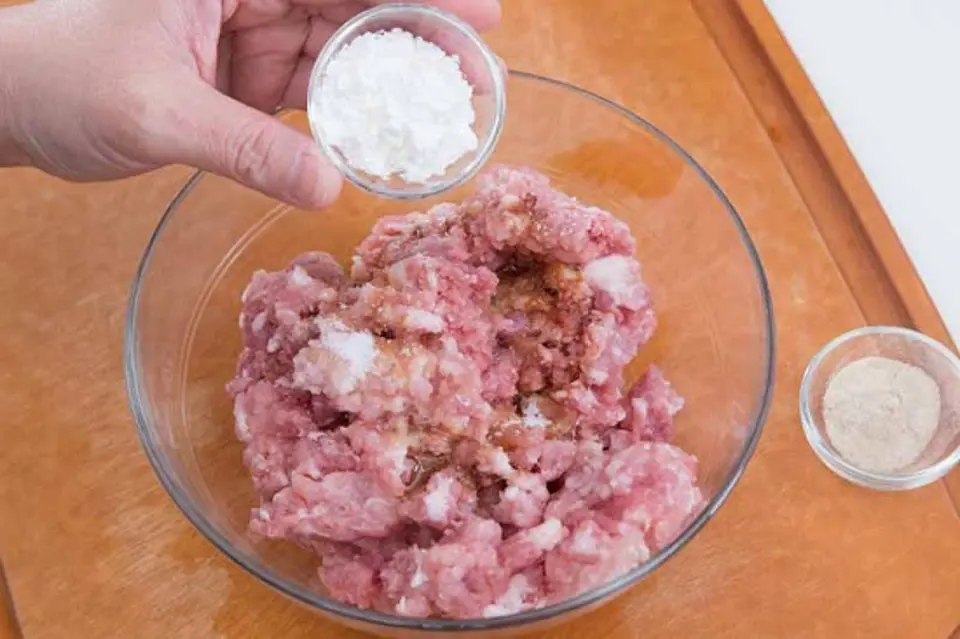 Cách làm thịt băm rang chua cay mặn ngọt tốn cơm