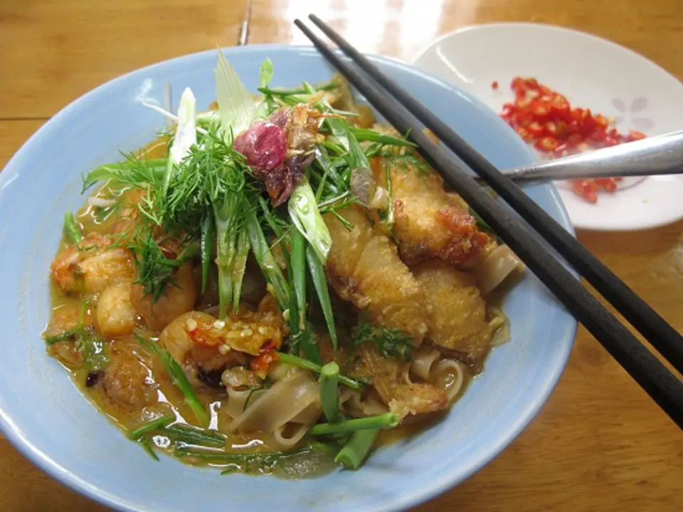 Cách làm bánh đa cá đơn giản cho bữa sáng
