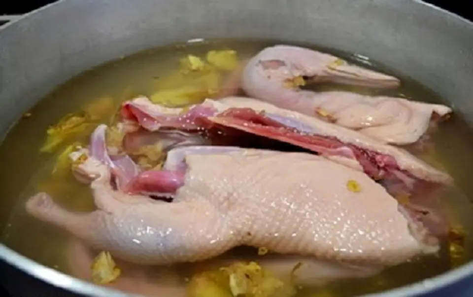 Cách nấu bún măng ngan bổ dưỡng cho bữa sáng
