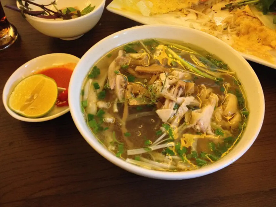 Cách nấu miến gà măng tươi dễ ăn
