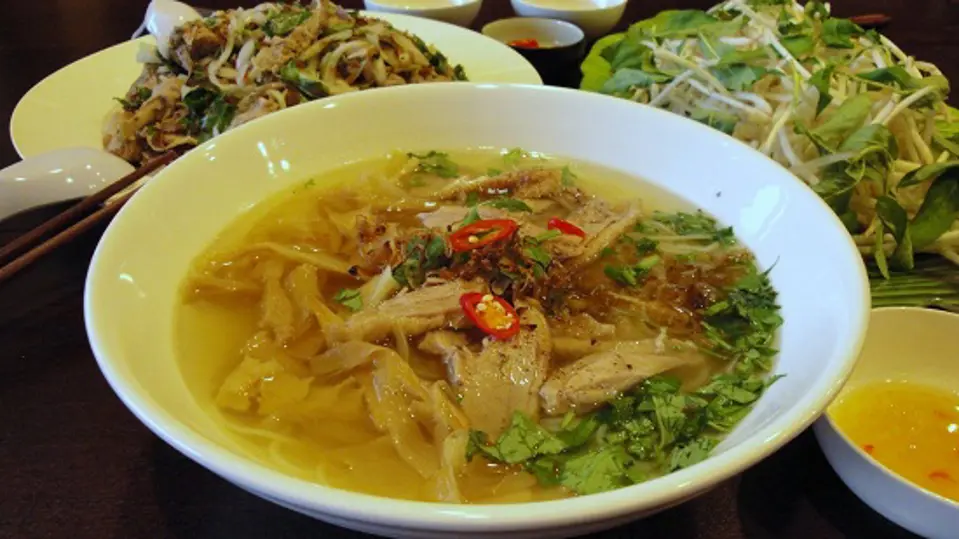 Cách nấu miến gà măng tươi dễ ăn